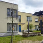 Das Bild zeigt eine Außenaufnahme des Gebäudes an der Pferdebachstraße.